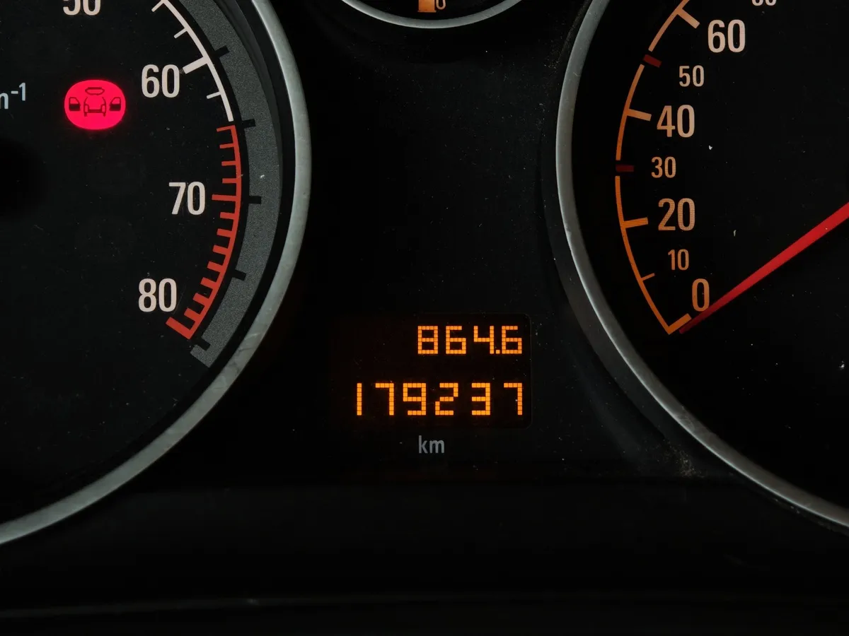 Opel Zafira 1.8 MT (140 л.с.) Серый в АВИЛОН. Слайд №18