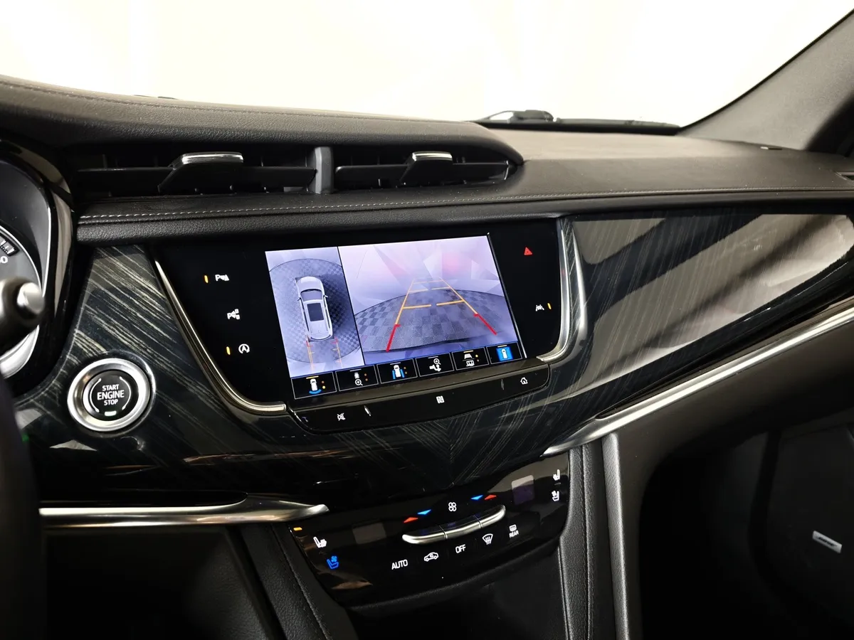 Cadillac XT6 2.0T AT AWD (200 л.с.) Sport Черный в АВИЛОН. Слайд №22