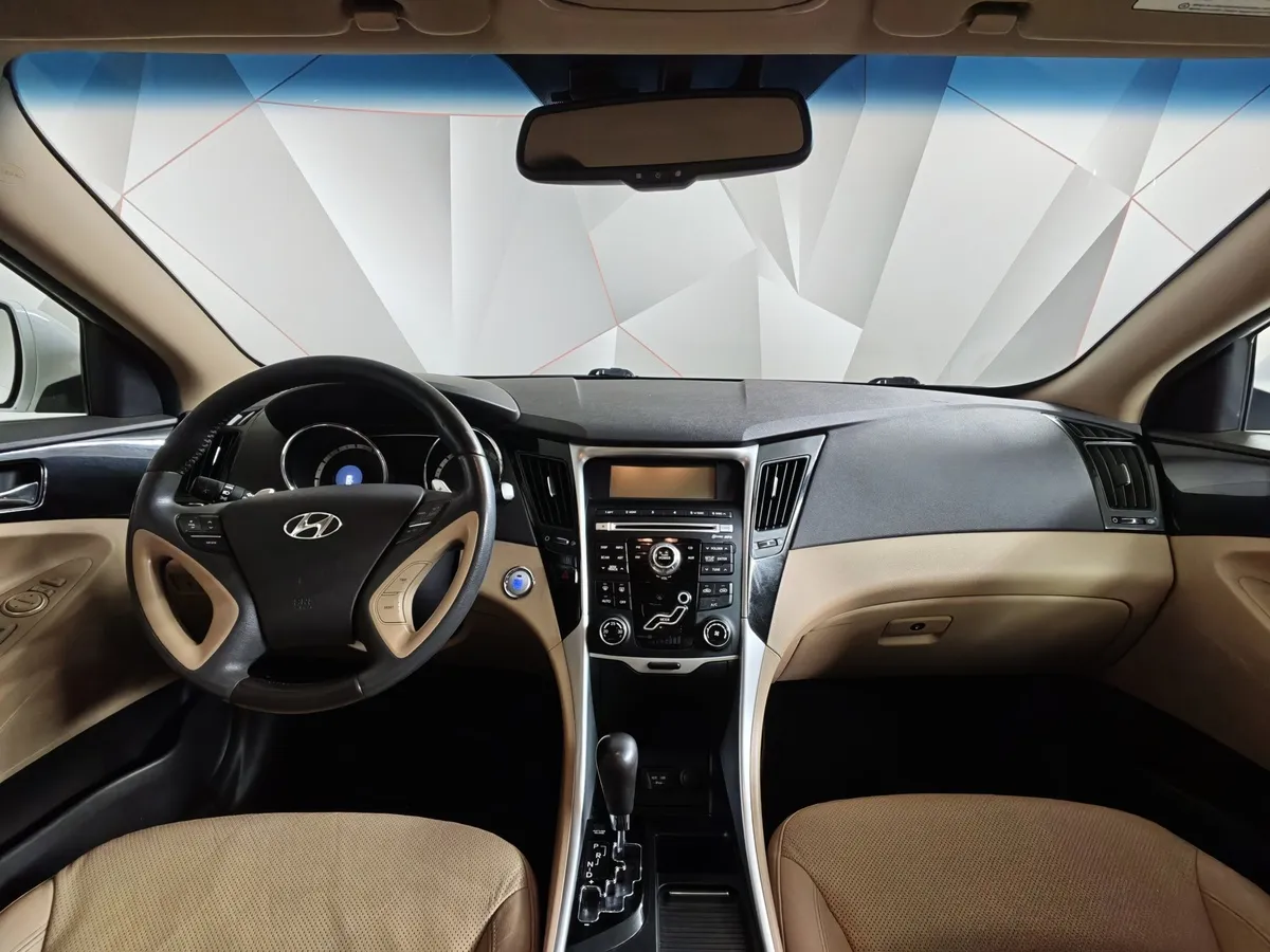 Hyundai Sonata 2.0 MPi AT (150 л.с.) Comfort Белый в АВИЛОН. Слайд №13
