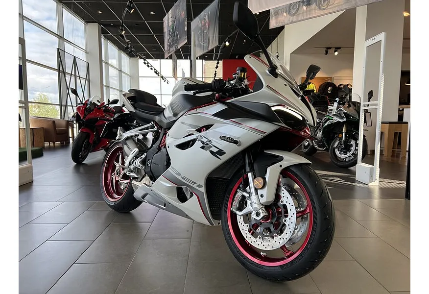 QJMOTOR SRK 921 RR 921 см³ (129 л.с.) (129) 921 Белый в АВИЛОН. Слайд №2