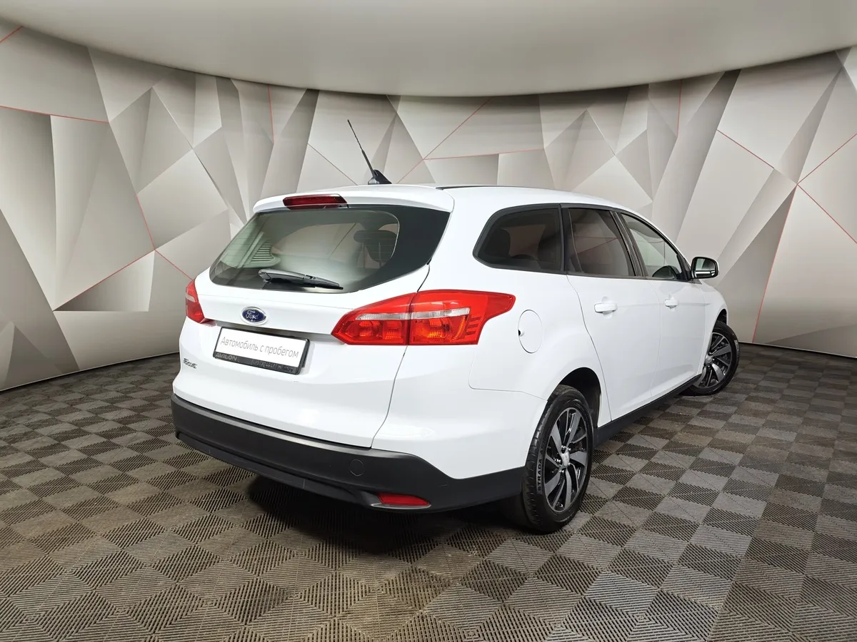 Ford Focus 1.6 MT (105 л.с.) Trend Белый в АВИЛОН. Слайд №2