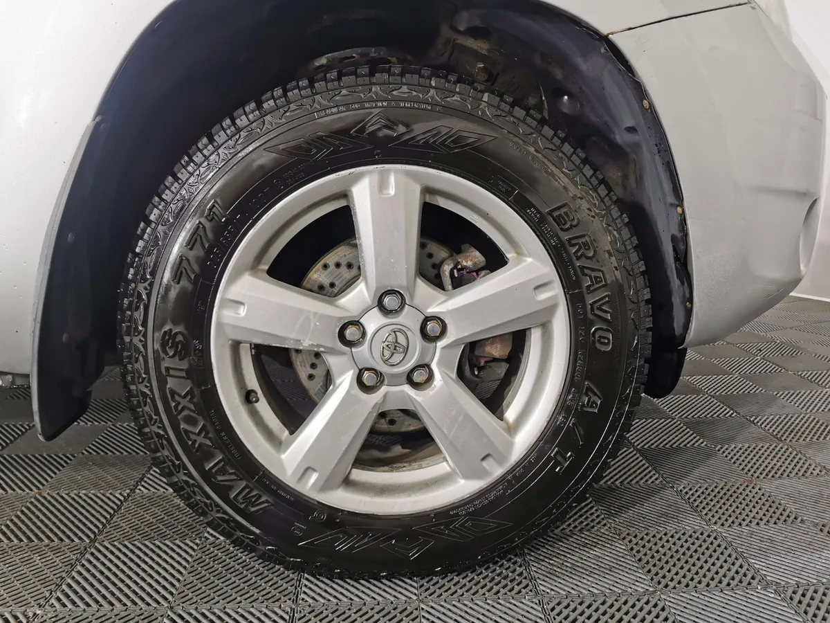 Toyota RAV4 2.0 AT AWD (152 л.с.) Серебристый в АВИЛОН. Слайд №9