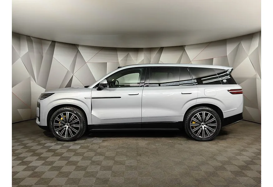 Denza N9 2.0h 8AT 2WD (925 л.с.) Premium Белый в АВИЛОН. Слайд №5