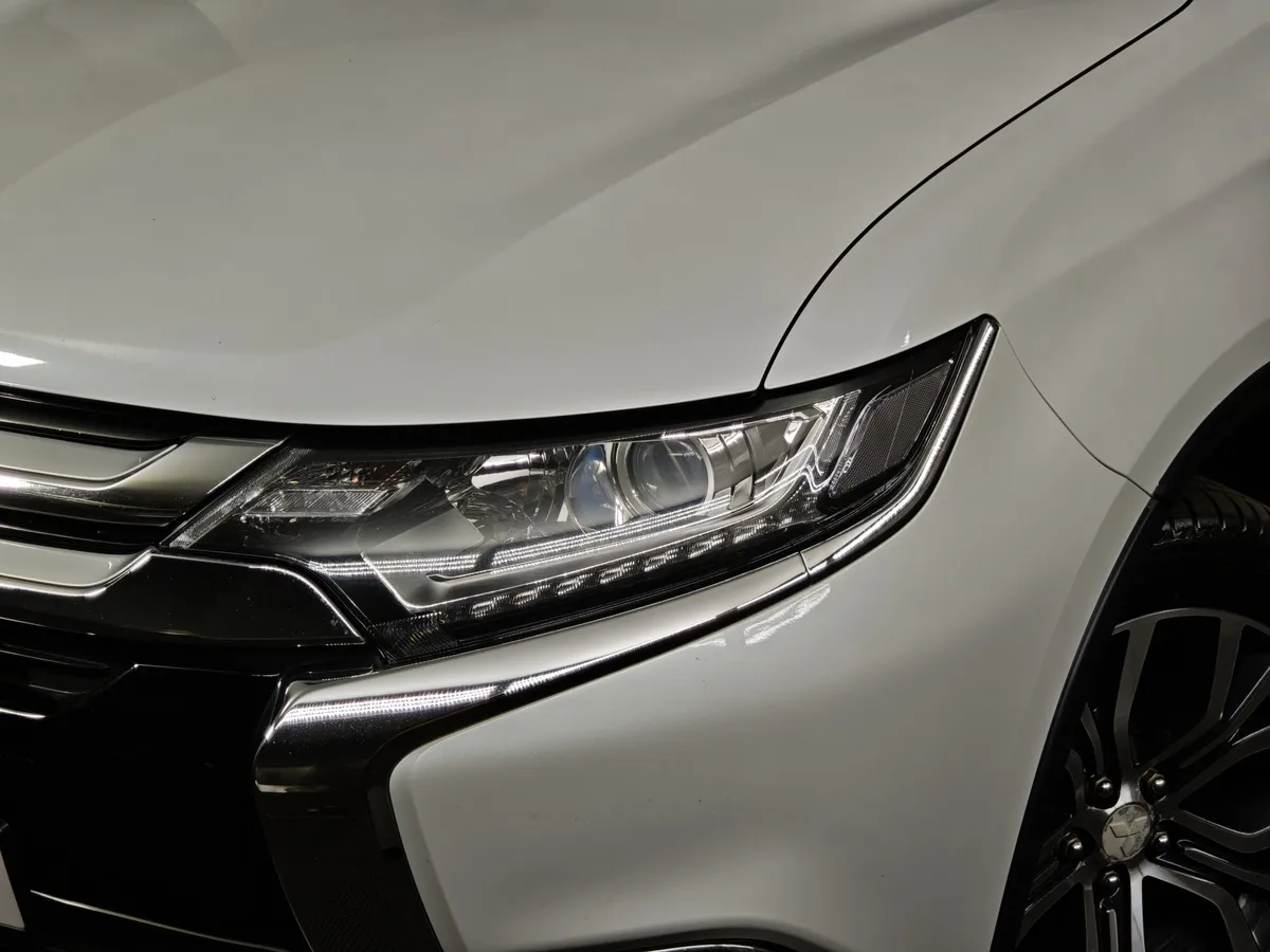 Mitsubishi Outlander 2.0 CVT 4WD (146 л.с.) Instyle E29 Белый в АВИЛОН. Слайд №10