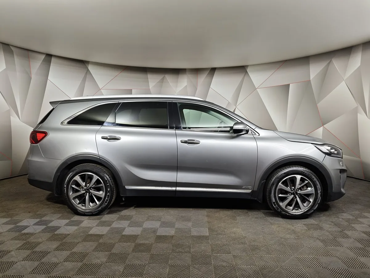 Kia Sorento 2.4 GDI AT AWD (188 л.с.) Prestige Серый в АВИЛОН. Слайд №6