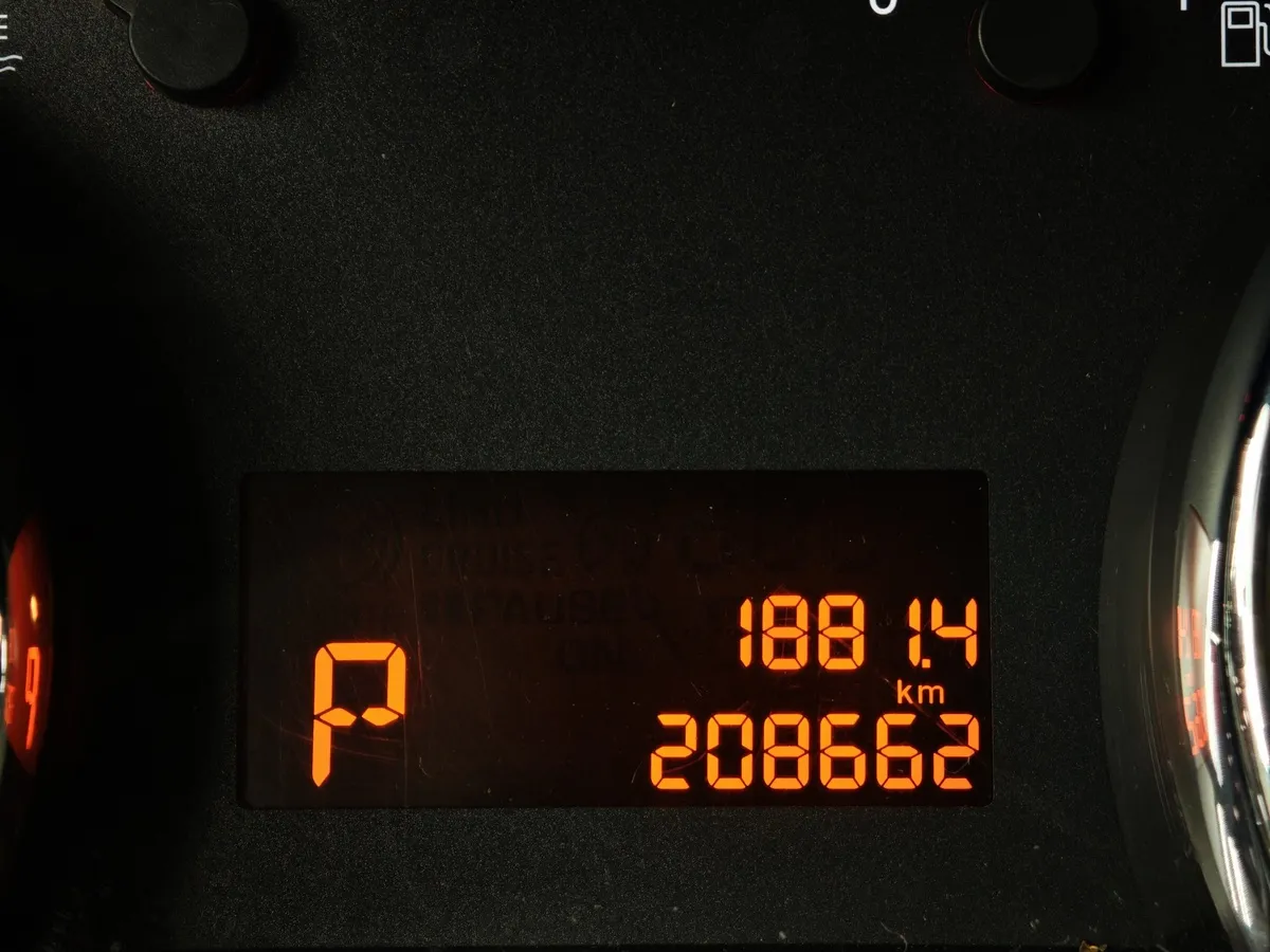 Peugeot 3008 1.6 THP AT (150 л.с.) Черный в АВИЛОН. Слайд №17