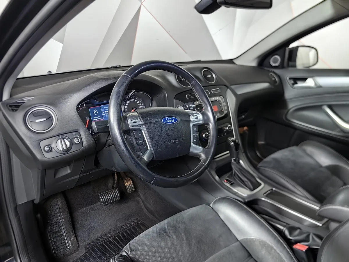 Ford Mondeo 2.0 EcoBoost AT (199 л.с.) Titanium Черный в АВИЛОН. Слайд №19