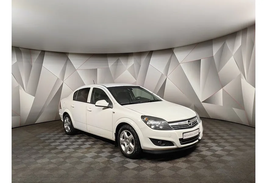 Opel Astra 1.8 AT (140 л.с.) base Белый в АВИЛОН. Слайд №3