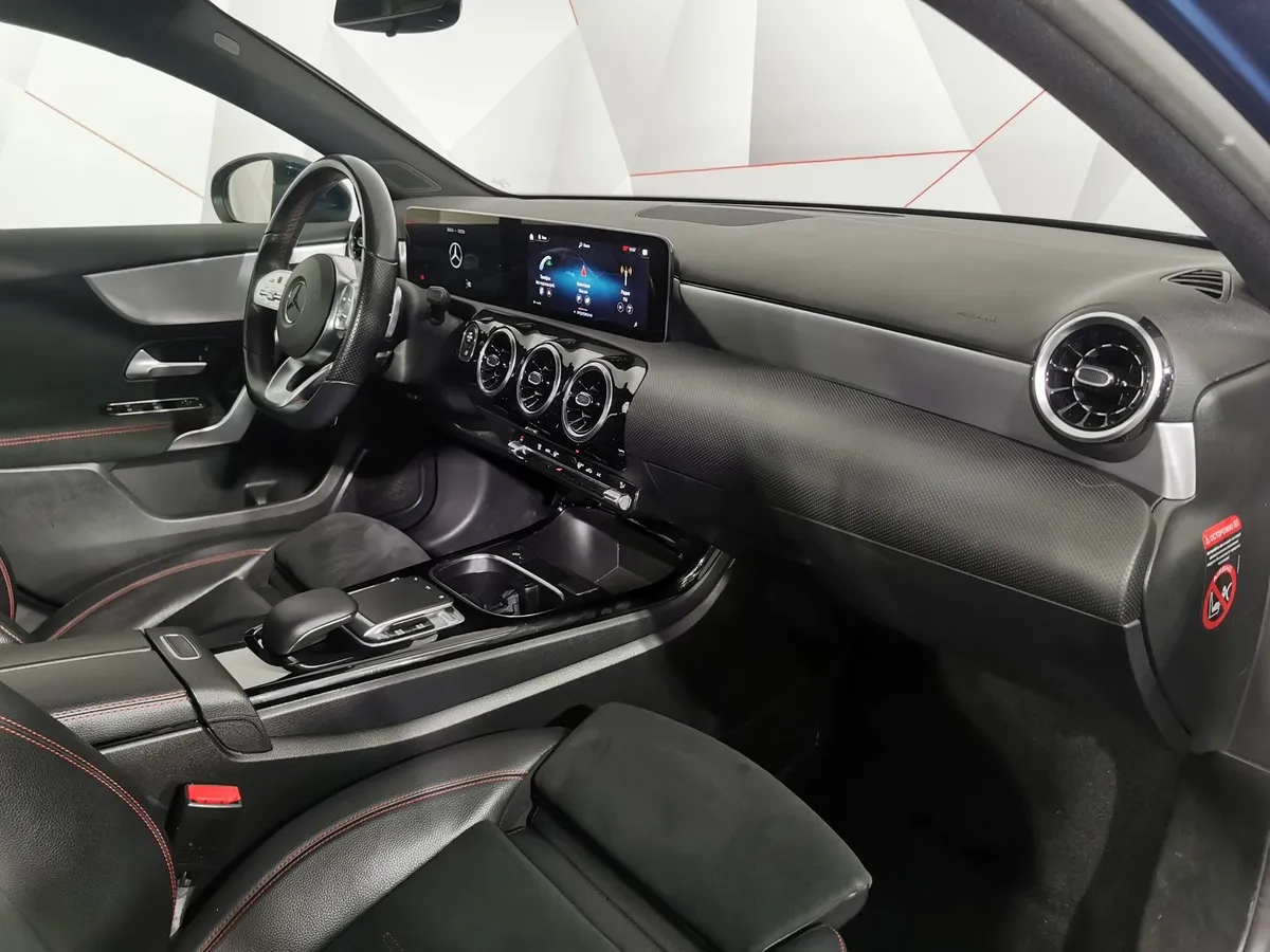 Mercedes-Benz A-Класс A 200 7G-DCT (150 л.с.) Sport Синий в АВИЛОН. Слайд №12