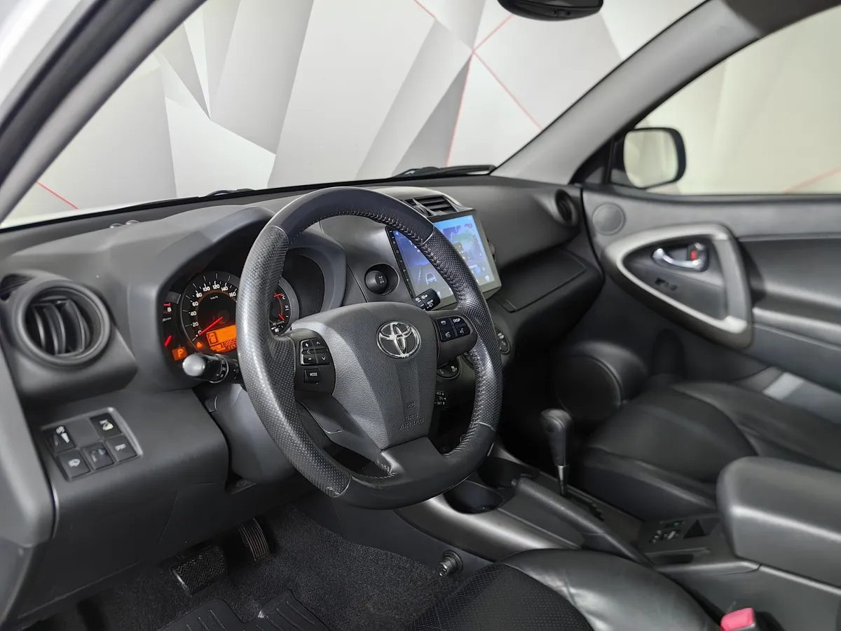 Toyota RAV4 2.0 CVT (158 л.с.) Белый в АВИЛОН. Слайд №19
