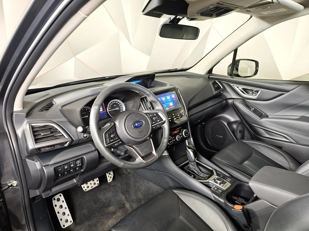 Subaru Forester 2.5 CTV AWD (185 л.с.) Sport Серый в АВИЛОН. Слайд №18