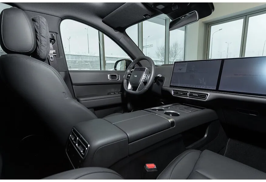 Li Auto L6 1.5 AT 4WD (150 л.с.) Max Черный в АВИЛОН. Слайд №14