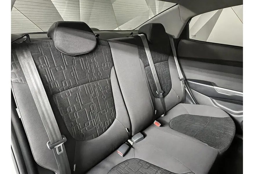 Kia Rio 1.6 AT (123 л.с.) Белый в АВИЛОН. Слайд №15