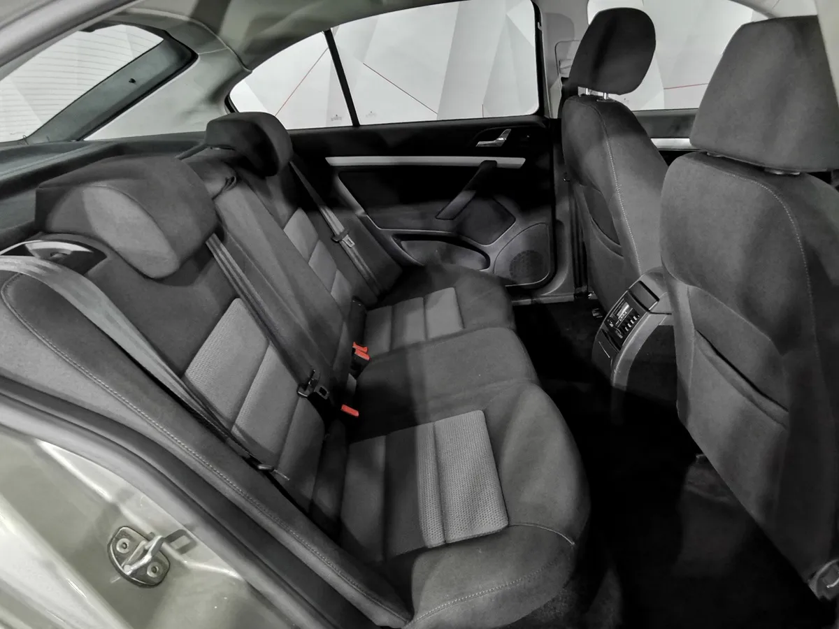 Skoda Octavia 1.6 FSI MT (115 л.с.) Серый в АВИЛОН. Слайд №15