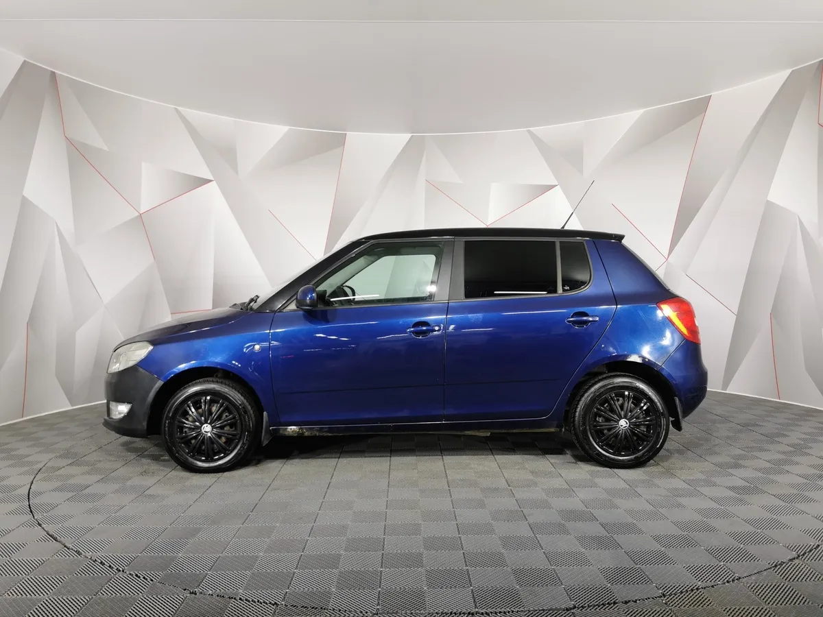 Skoda Fabia 1.2 MT (70 л.с.) Синий в АВИЛОН. Слайд №5
