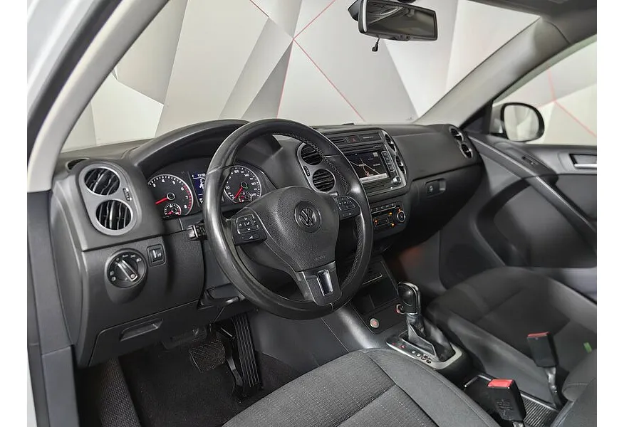 Volkswagen Tiguan 2.0 TSI 4Motion AT (170 л.с.) Track & Field Белый в АВИЛОН. Слайд №19