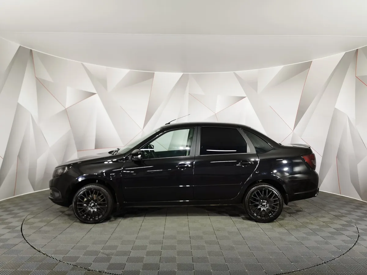 ВАЗ (Lada) Granta 1.6 MT 8кл (87 л.с.) Черный в АВИЛОН. Слайд №5