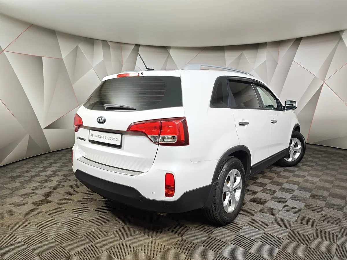 Kia Sorento 2.4 AT (175 л.с.) Classic Белый в АВИЛОН. Слайд №2