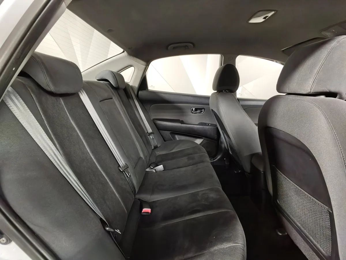Hyundai Elantra 1.6 AT (122 л.с.) Белый в АВИЛОН. Слайд №14