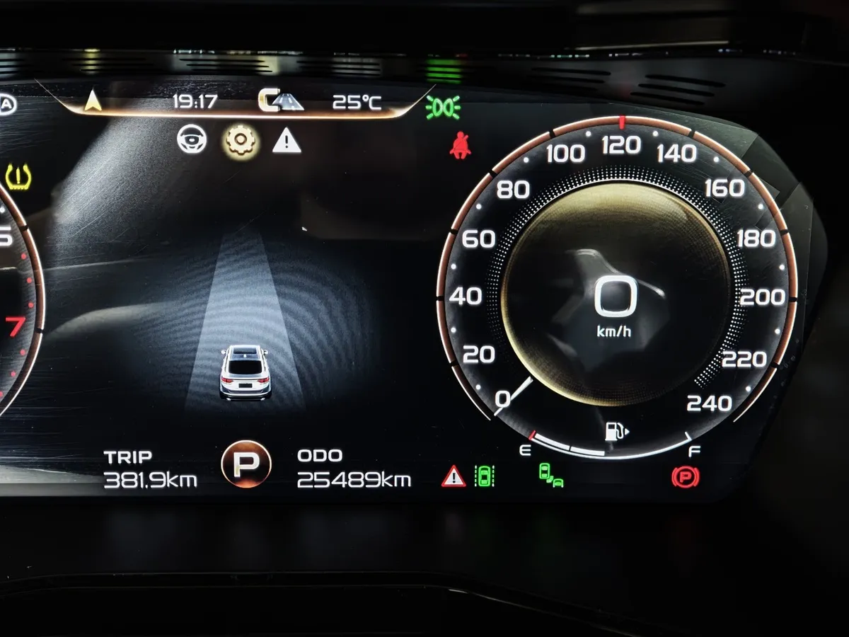 Geely Tugella 2.0 AT AWD (238 л.с.) Flagship Sport Серый в АВИЛОН. Слайд №18