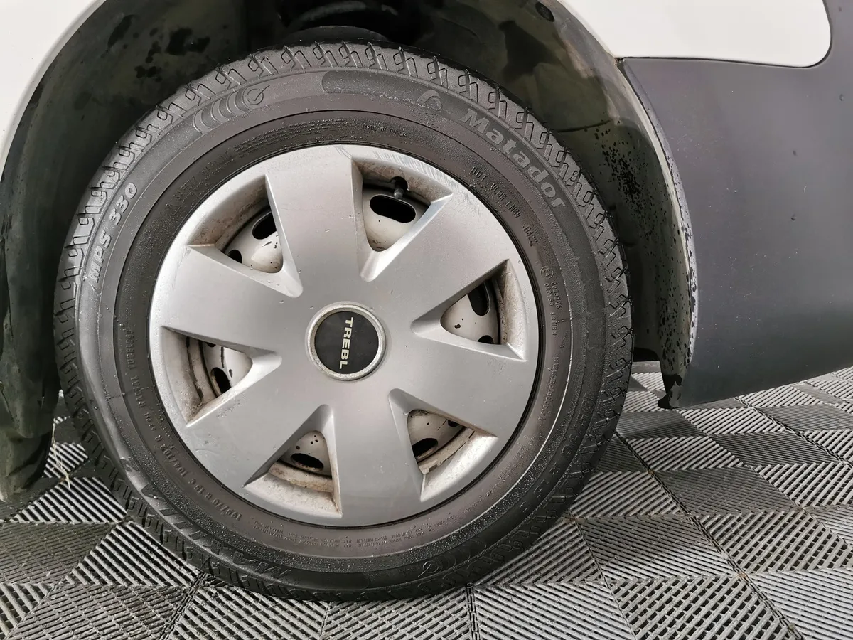 Opel Combo 1.4 MT (90 л.с.) Белый в АВИЛОН. Слайд №9