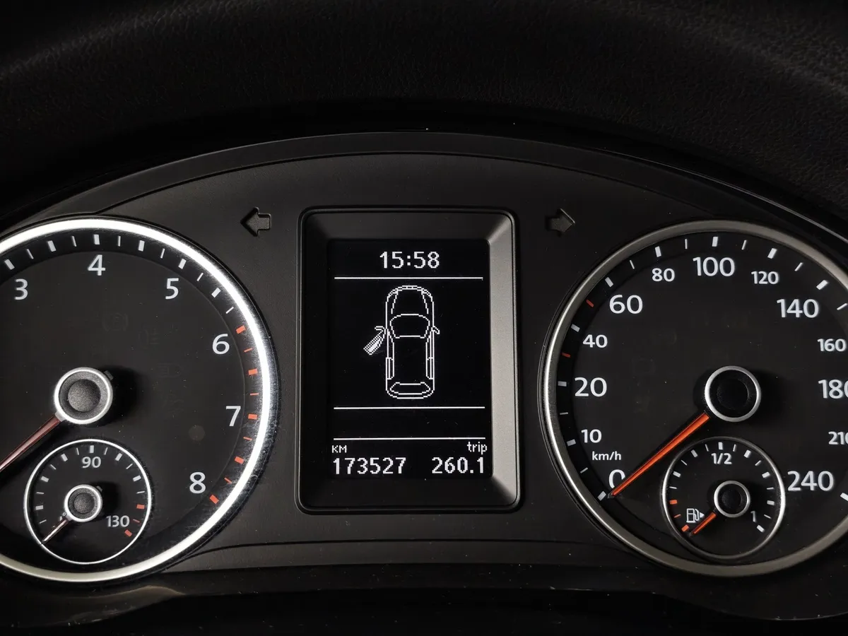 Volkswagen Tiguan 2.0 TSI 4Motion AT (170 л.с.) Sport & Style Серебристый в АВИЛОН. Слайд №17