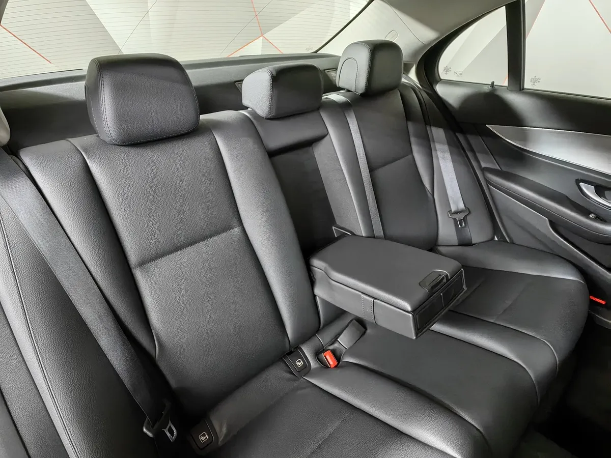 Mercedes-Benz E-Класс E 200 9G-TRONIC (197 л.с.) Premium (Локальная сборка) Черный в АВИЛОН. Слайд №17
