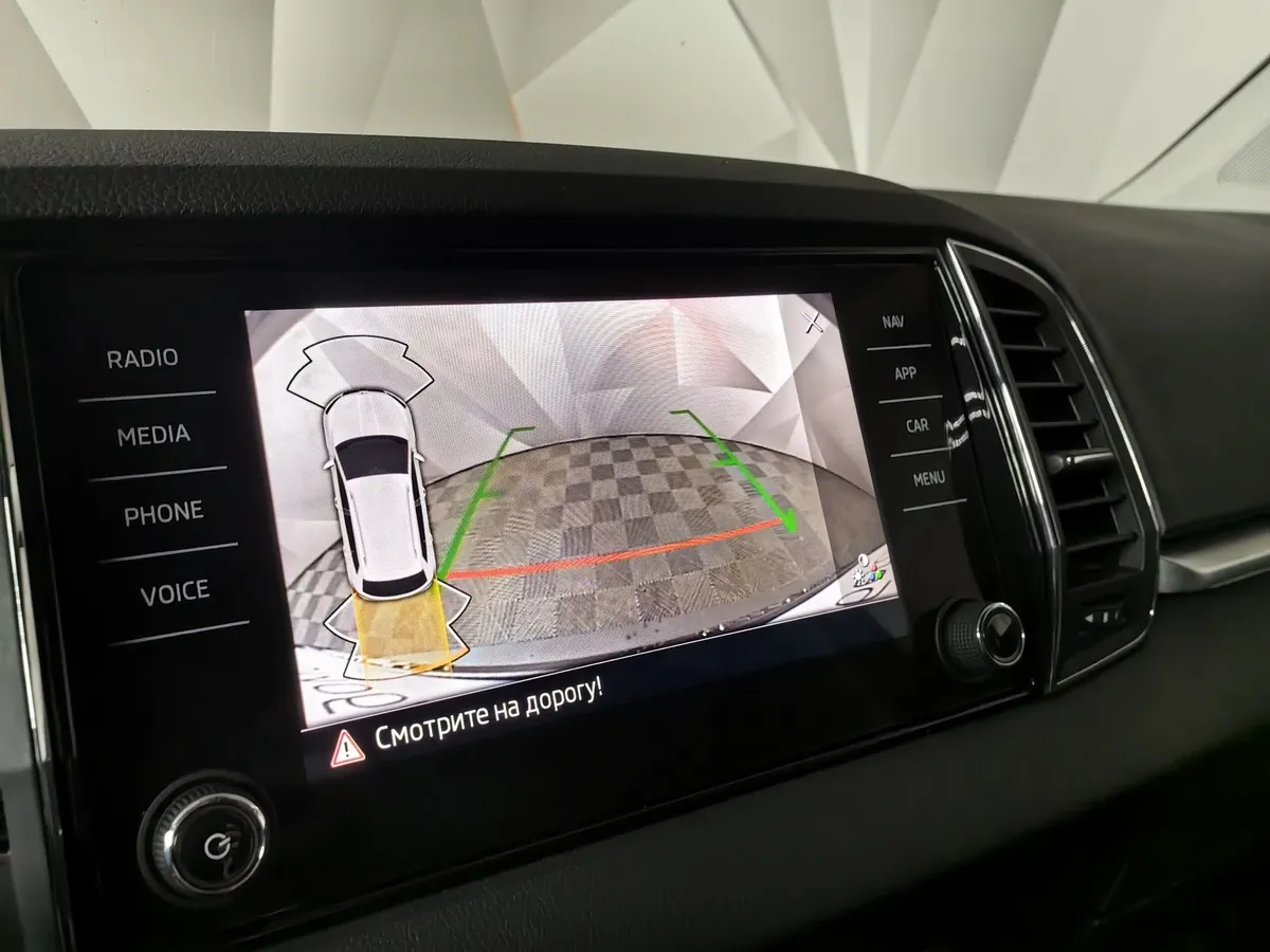 Skoda Karoq 1.4 AT FWD (150 л.с.) Ambition Черный в АВИЛОН. Слайд №21