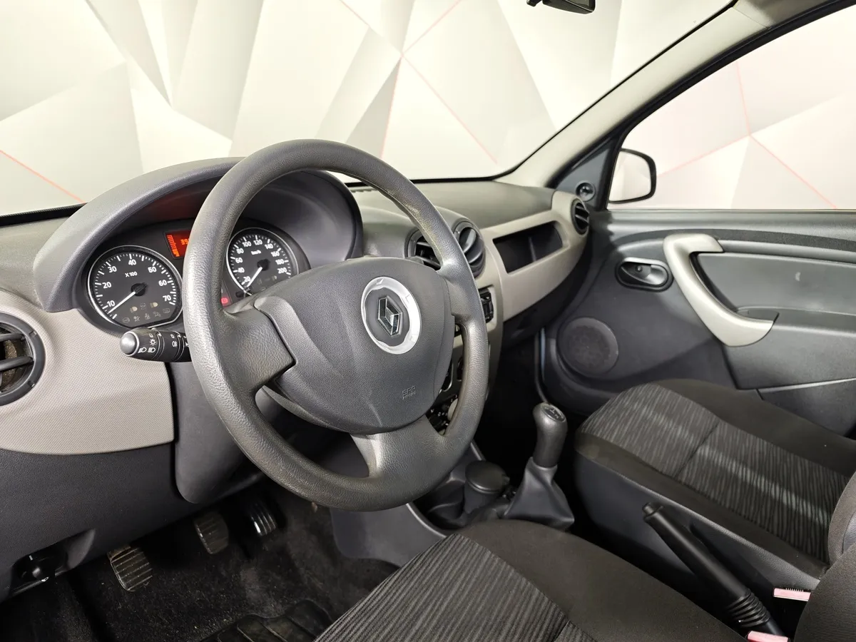 Renault Sandero 1.6 MT (84 л.с.) Синий в АВИЛОН. Слайд №19