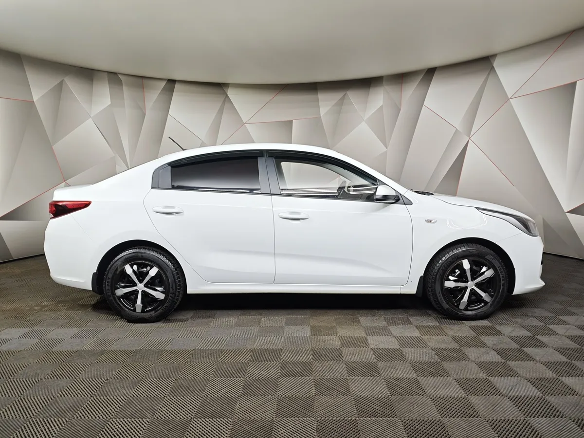 Kia Rio 1.6 AT (123 л.с.) Белый в АВИЛОН. Слайд №6