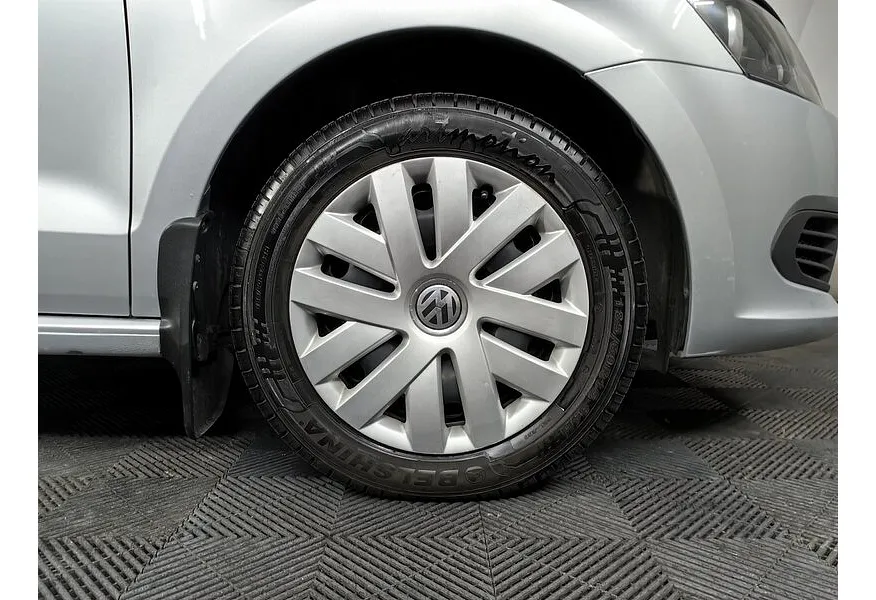 АВИЛОН - Volkswagen Polo 1.6 MT (105 л.с.) Trendline Серебристый - slide 13