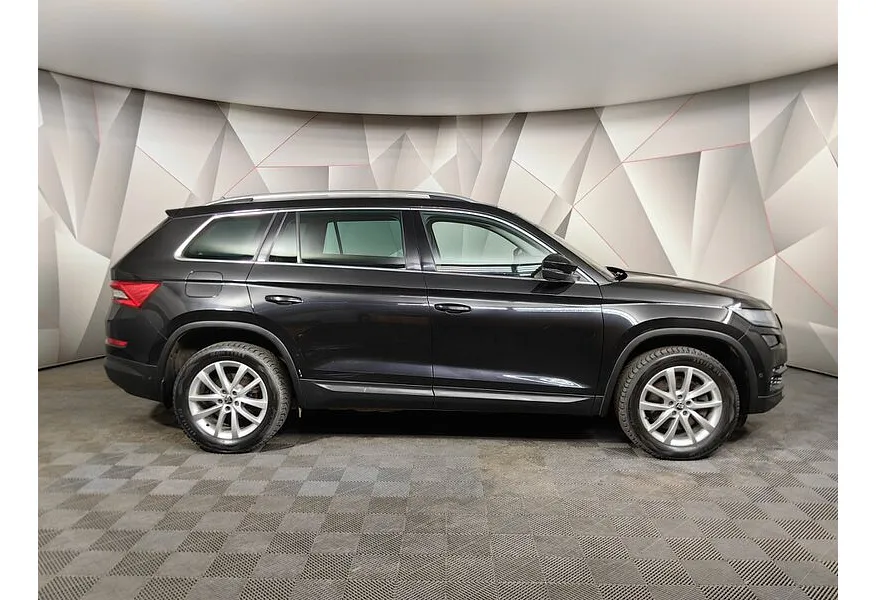 Skoda Kodiaq 2.0 TSI DSG 4X4 (180 л.с.) Черный в АВИЛОН. Слайд №6