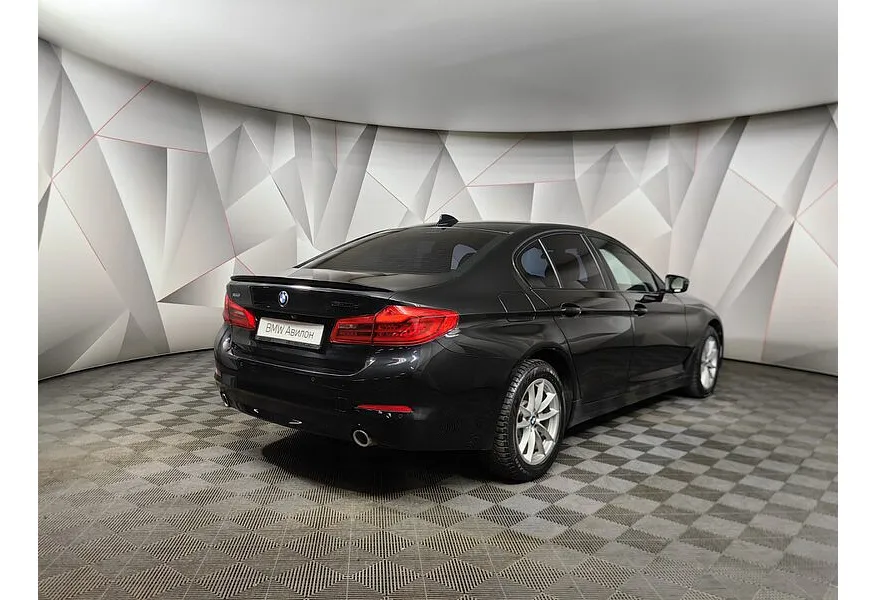 BMW 5 серия 520d xDrive Steptronic (190 л.с.) Base (Локальная сборка) Черный в АВИЛОН. Слайд №2