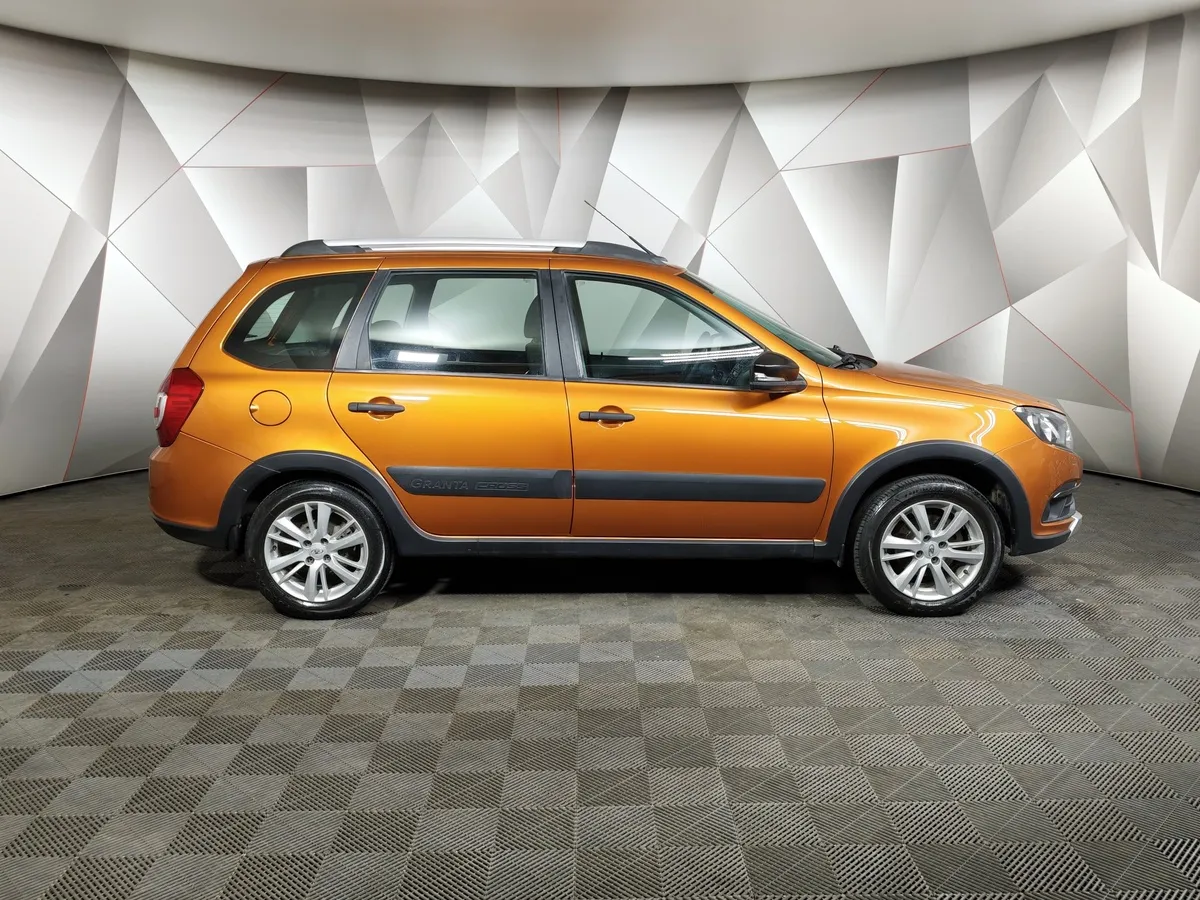 ВАЗ (Lada) Granta 1.6 MT (106 л.с.) Золотой в АВИЛОН. Слайд №6