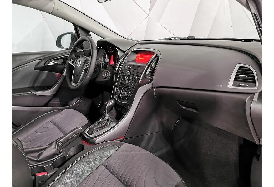 Opel Astra 1.4 Turbo AT (140 л.с.) Коричневый в АВИЛОН. Слайд №13