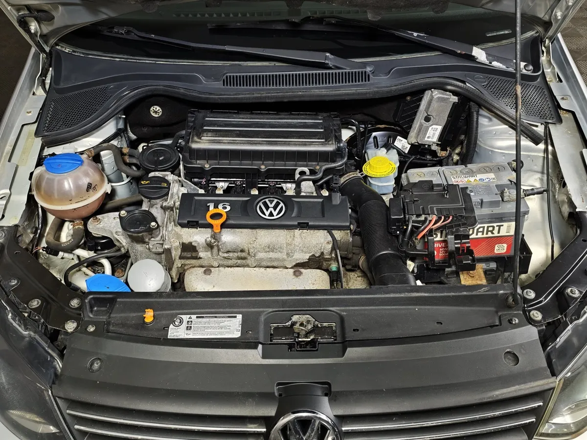 Volkswagen Polo 1.6 MPI MT (90 л.с.) Comfortline Серебристый в АВИЛОН. Слайд №11