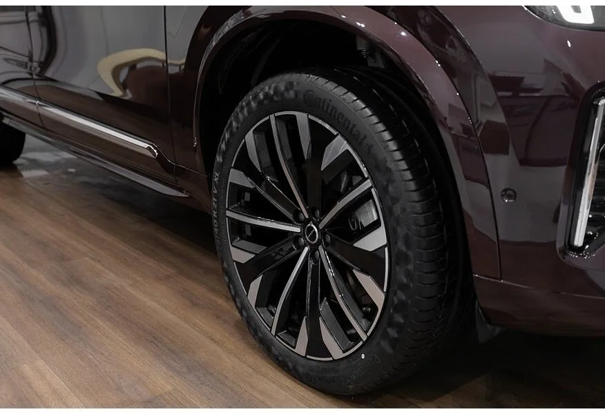 Volvo XC90 2.0 B5 mild hybrid AT AWD (7 мест) (250 л.с.) Ultra Bright Красный в АВИЛОН. Слайд №9