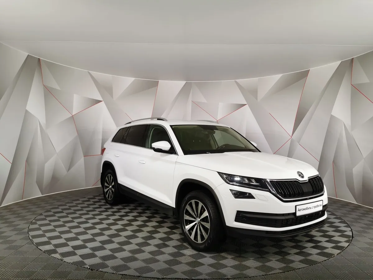 Skoda Kodiaq 2.0 TSI DSG 4X4 (180 л.с.) Белый в АВИЛОН. Слайд №3
