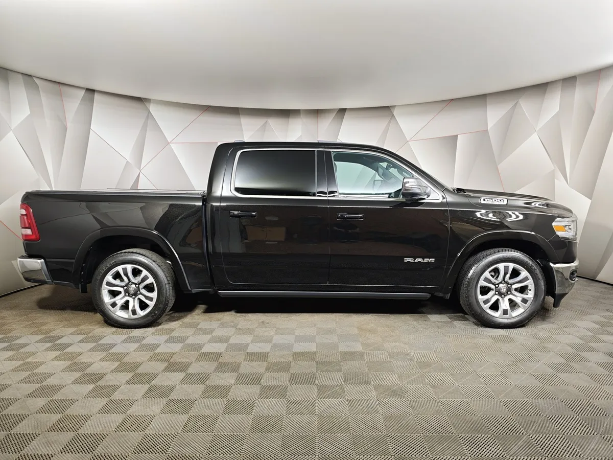 RAM 1500 5.7 AT 4x4 6'4" box (400 л.с.) Черный в АВИЛОН. Слайд №6