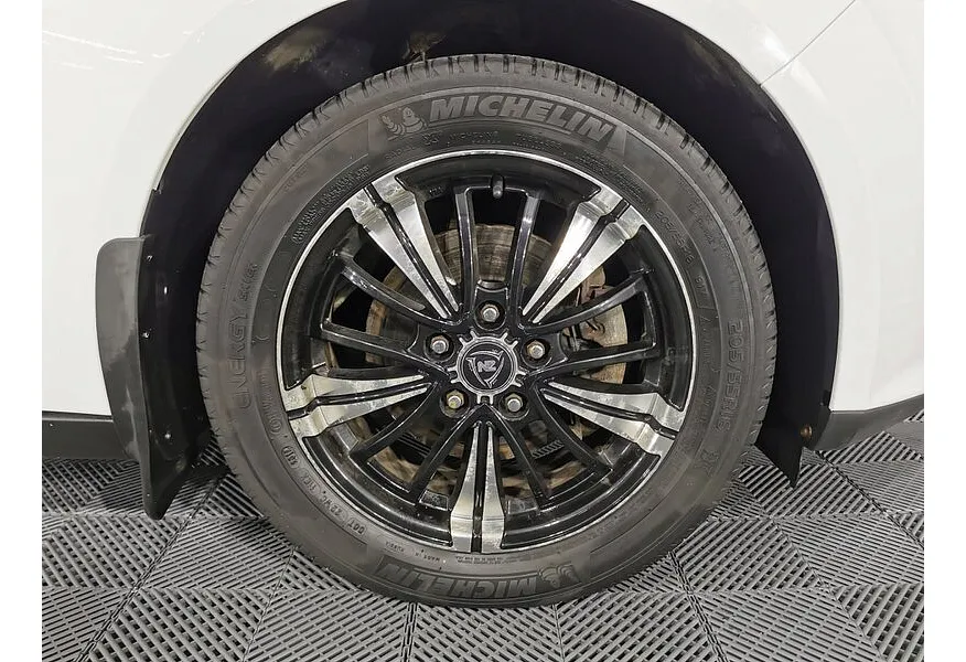 АВИЛОН - Ford Focus 1.6 MT (105 л.с.) Trend Белый - slide 13
