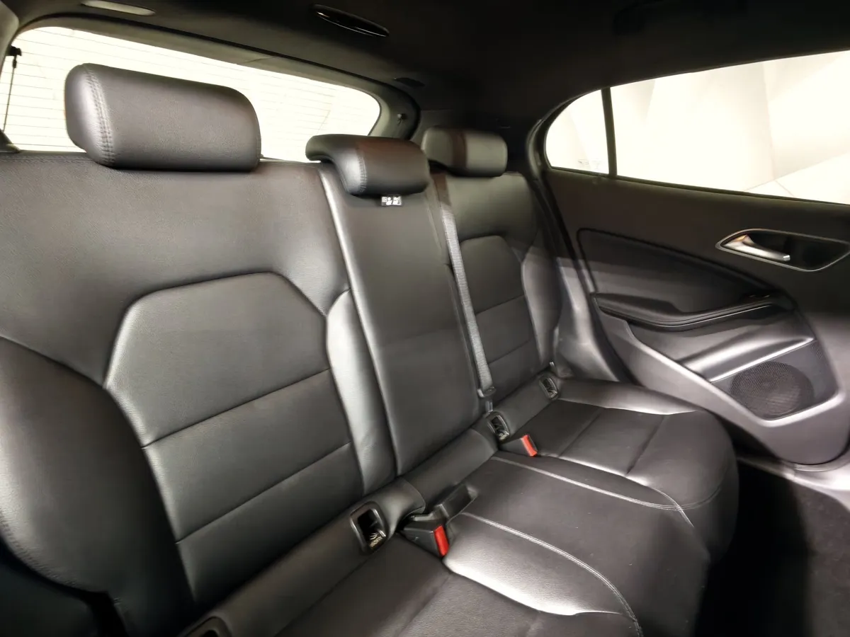 Mercedes-Benz GLA 250 7G-DCT 4MATIC (211 л.с.) Особая серия Фиолетовый в АВИЛОН. Слайд №17