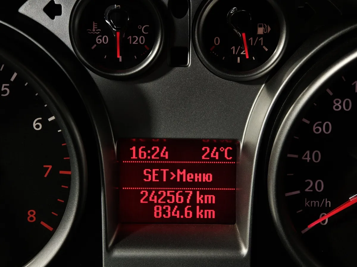 Ford Focus 1.8 MT (125 л.с.) Ghia Черный в АВИЛОН. Слайд №18