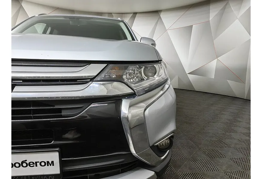 Mitsubishi Outlander 2.0 MIVEC CVT 2WD (146 л.с.) Intense Plus Серебристый в АВИЛОН. Слайд №10