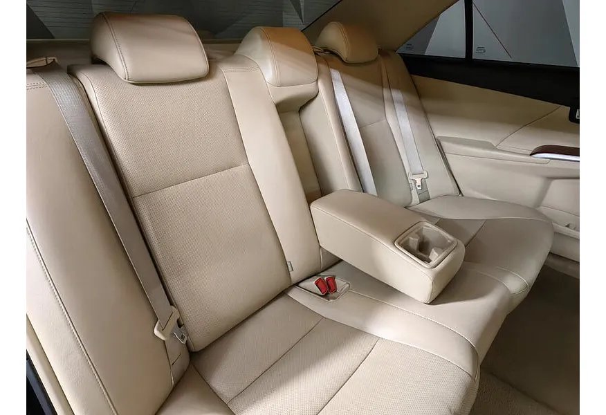 Toyota Camry 2.5 AT (181 л.с.) Черный в АВИЛОН. Слайд №16 Toyota Camry 2.5 AT (181 л.с.) Черный в АВИЛОН. Слайд №16