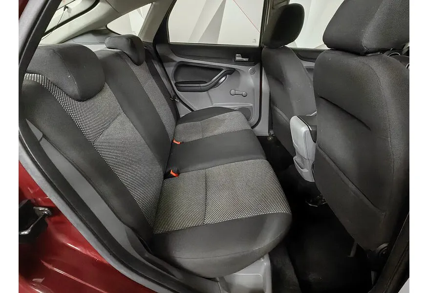 АВИЛОН - Ford Focus 1.8 TDCi MT (116 л.с.) Comfort Красный - slide 9