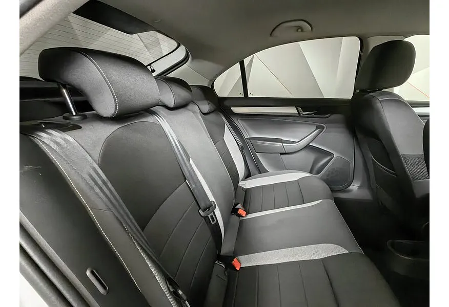 Skoda Rapid 1.6 AT (110 л.с.) Active Белый в АВИЛОН. Слайд №15