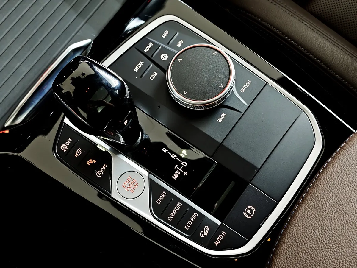 BMW X4 xDrive20i Steptronic (184 л.с.) Base Локальная сборка Белый в АВИЛОН. Слайд №16