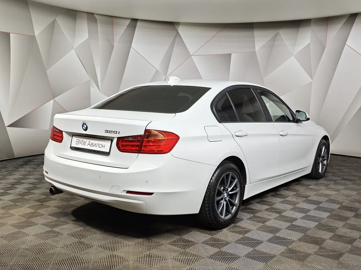 BMW 3 серия 320i AT (184 л.с.) Белый в АВИЛОН. Слайд №2