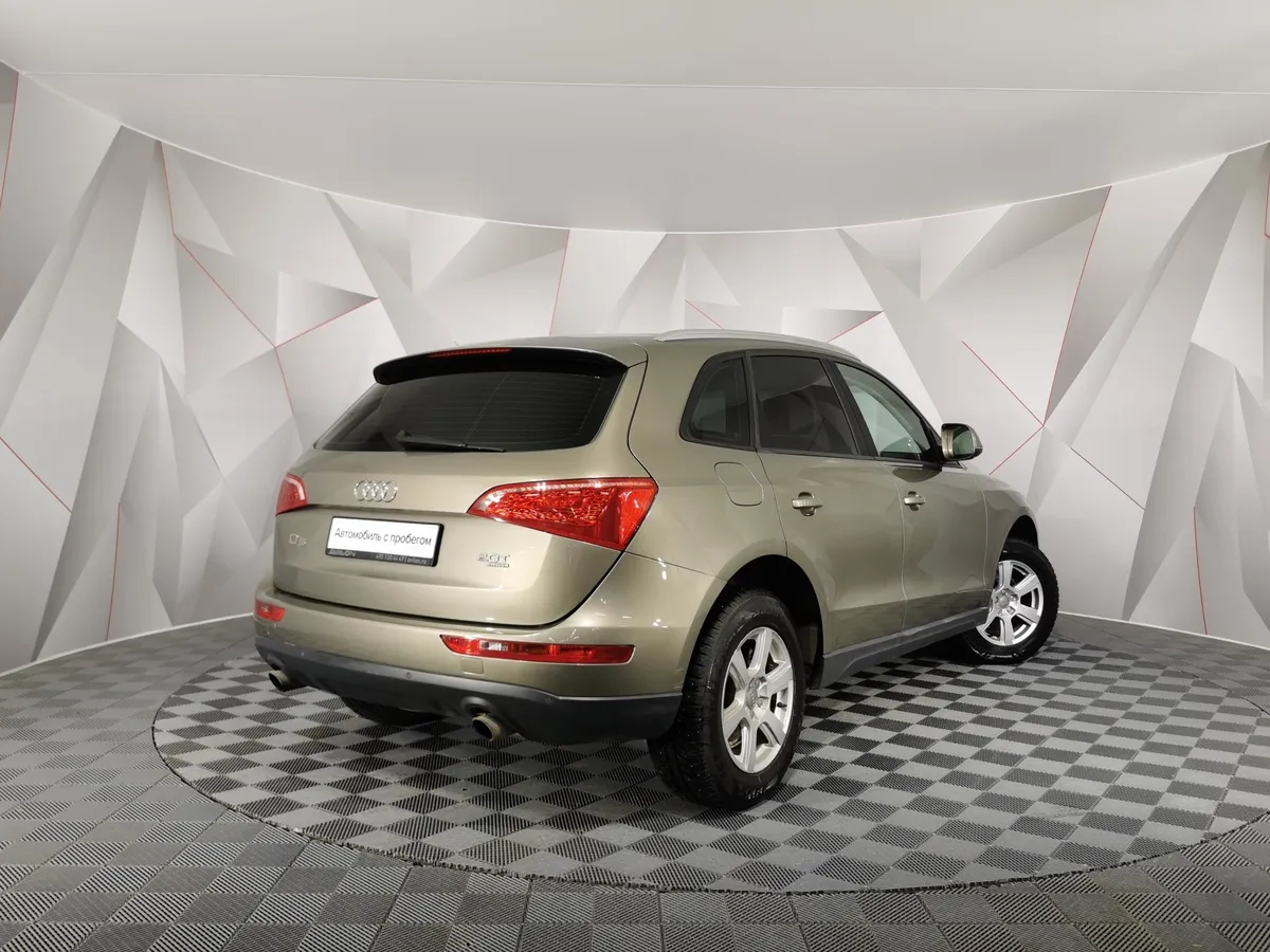 Audi Q5 2.0 TFSI tiptronic quattro (211 л.с.) Бежевый в АВИЛОН. Слайд №2