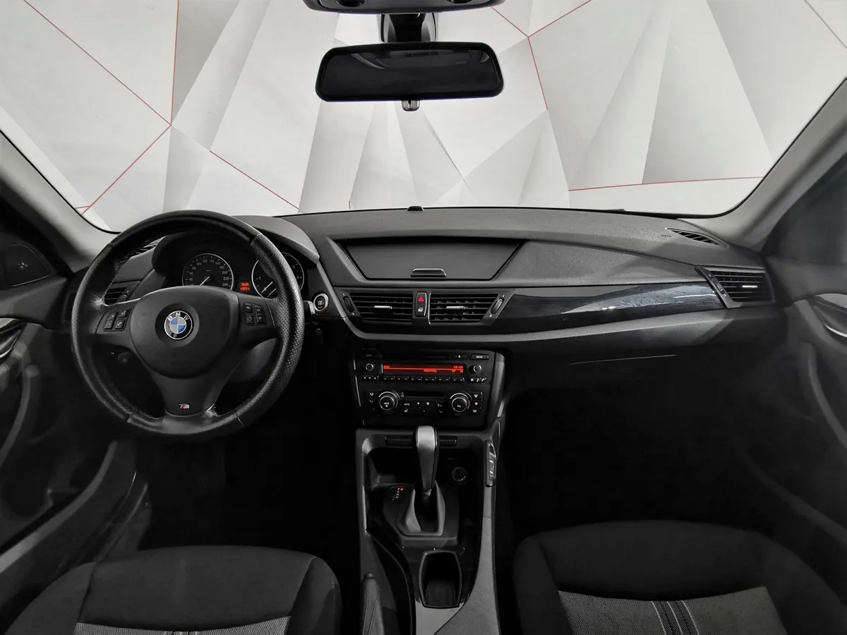 BMW X1 sDrive18i AT (150 л.с.) Белый в АВИЛОН. Слайд №11